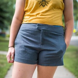 Adorably professional slate grey shorts. 🌻🦾